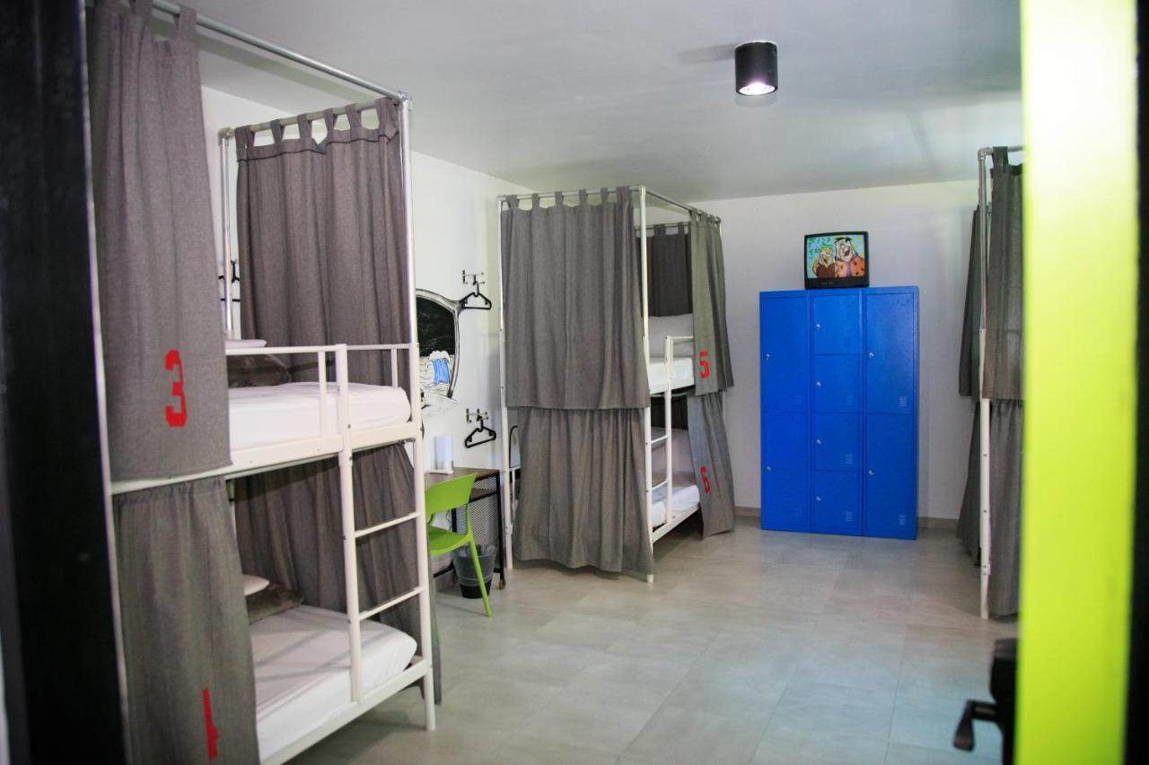 Nomada Beach Hostel- Isla Verde San Juan Exterior photo